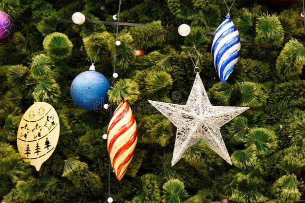 圣诞树<strong>装饰</strong>的星星和球的圣诞<strong>场景</strong>