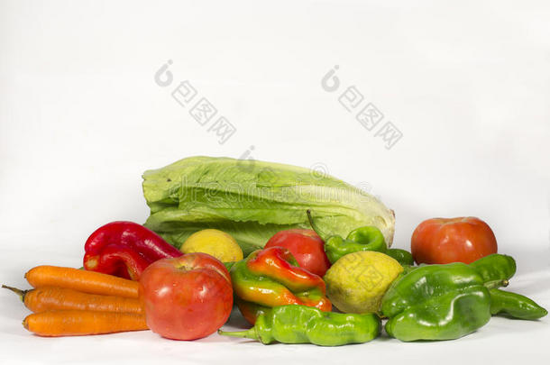 一堆蔬菜和水果，上面有空白