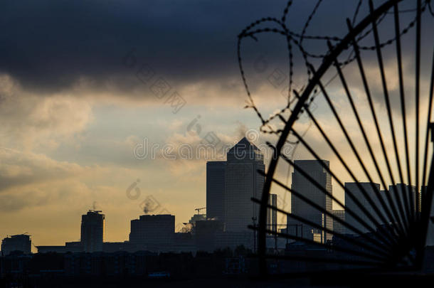 带刺的金丝雀云风景<strong>伦敦</strong>