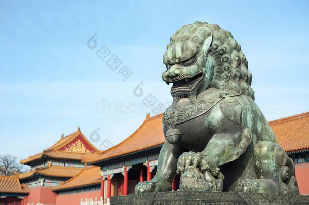 北京紫禁城青铜狮子守护者
