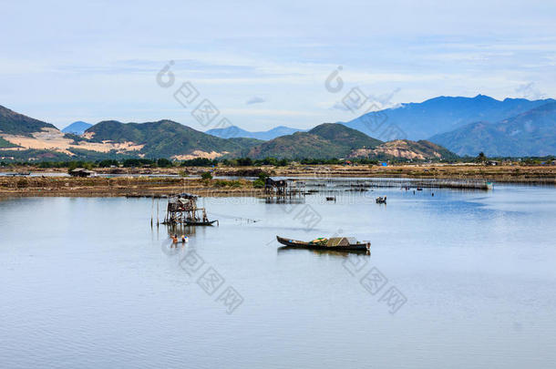 渔民在塔克河，<strong>芽庄</strong>，汗霍亚，越南