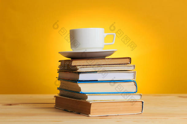 书和咖啡
