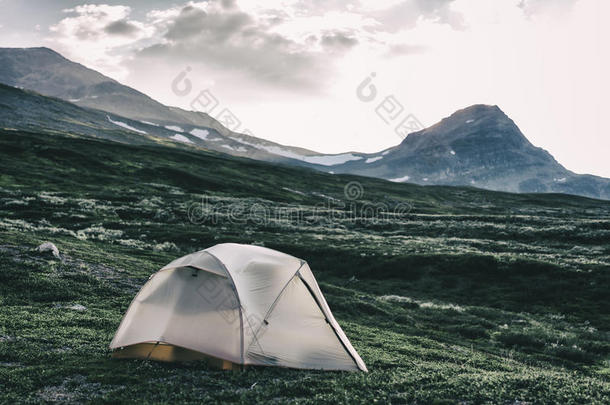 冒险背包旅行露营地露营改变