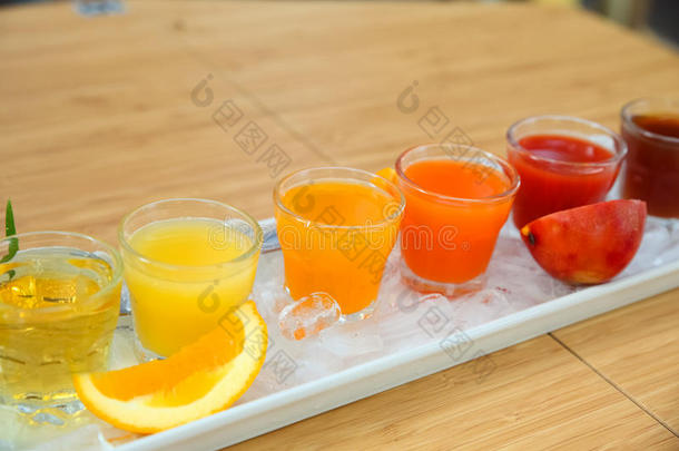 新鲜果汁饮用沙漠健康的饮食背景