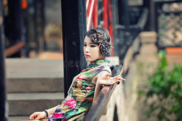 穿着旗袍的<strong>中国古典</strong>女人
