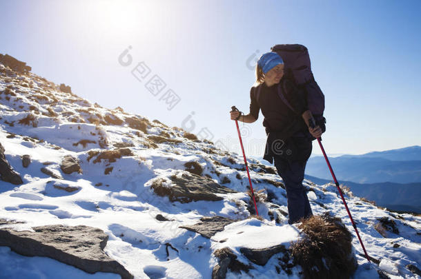 行动冒险背包露营登山者