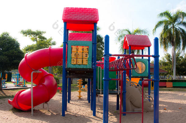 公园里的儿童游乐场