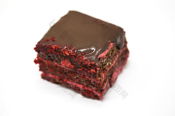 杜坎饮食。 红色天鹅绒，新鲜美味的饮食蛋糕在杜坎饮食的白色背景。
