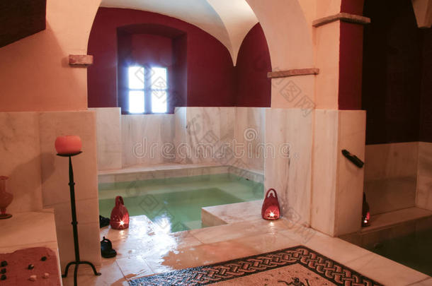 澡堂重建为罗马浴室风格