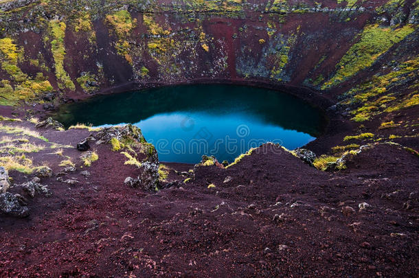 海蓝宝石背景蓝色火山口颜色