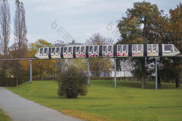德国马格德堡埃尔博恩公园。 观光旅游的火车