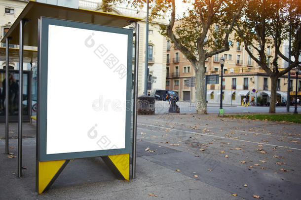 空白的电子广告板，以空的复制空间屏幕为您的短信或宣传内容，
