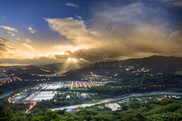 日落山河美景