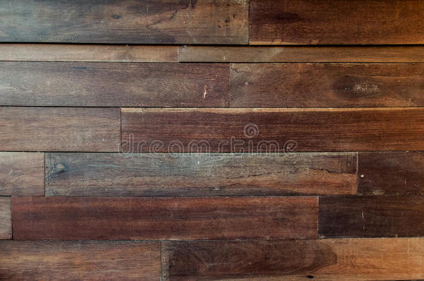 棕色木面板与浅色背景纹理家具材料