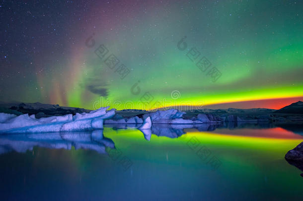 冰岛东部约库萨隆冰川泻湖