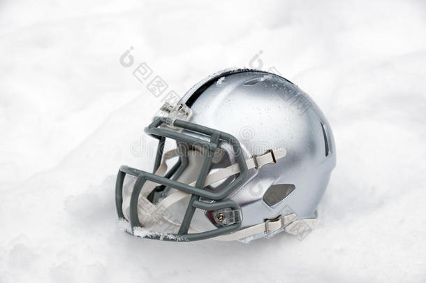 雪地美式足球头盔