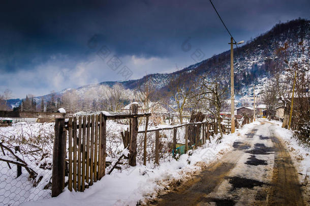 冬天下雪的乡村村庄