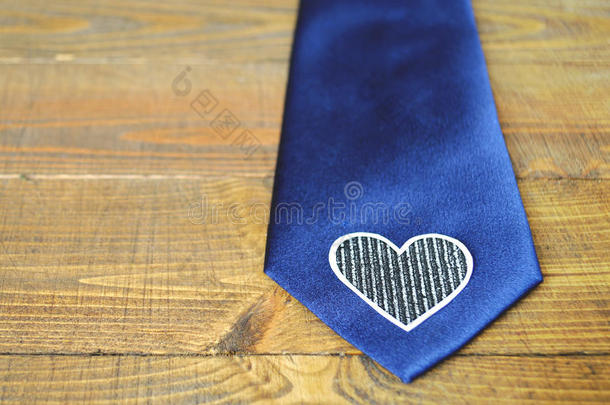 父亲节领带：蓝色丝绸领带