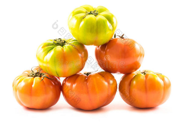 一种土生土长的<strong>西红柿</strong>金字塔（茄属）