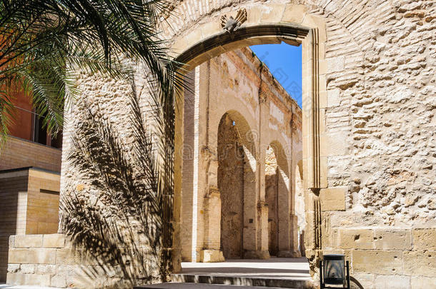 西班牙托尔托萨城堡的大门