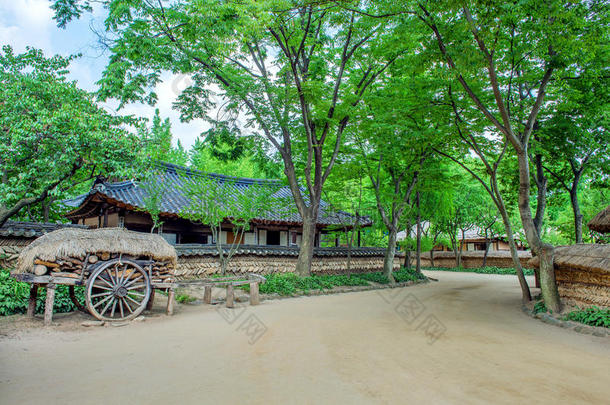 民俗村，传统韩国风格建筑在水原。