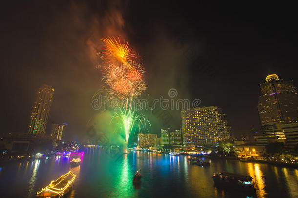 在2016年<strong>倒计时</strong>庆祝晚<strong>会</strong>中，在赵法雅河的烟火