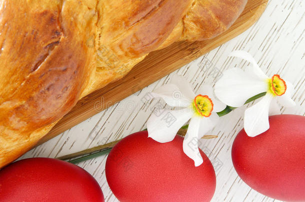 希腊复活节面包，苏雷基和红色鸡蛋
