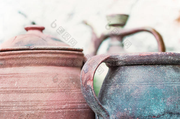 古老的陶器花瓶