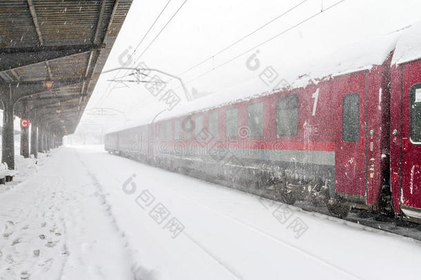 到达暴风雪布加勒斯特商业城市