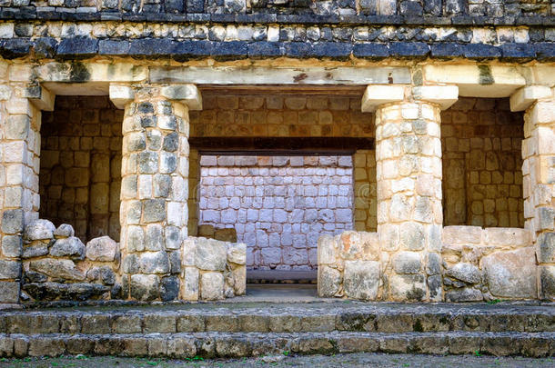 古代玛雅石墙遗址的细节