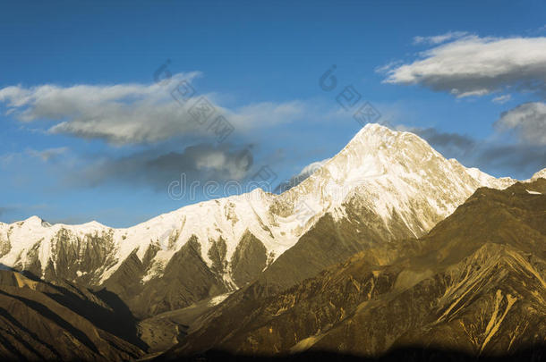 贡嘎雪山