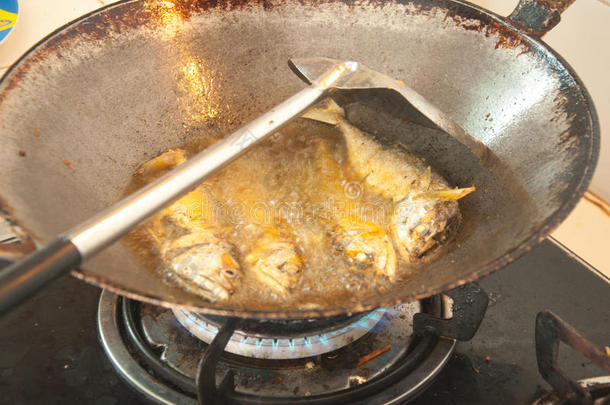 油炸鱼与热菜烹饪泰国菜