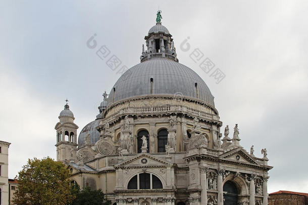 著名的罗西利卡迪圣玛丽亚德拉<strong>敬礼</strong>在威尼斯，意大利