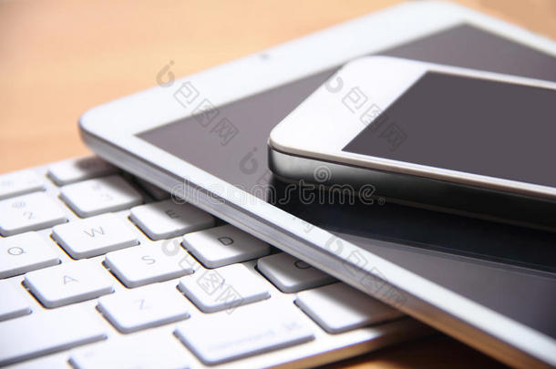 商业书桌装置<strong>苹果手机</strong>键盘