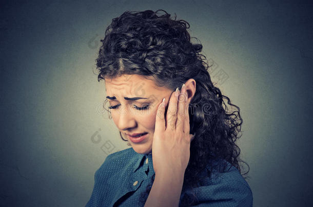 疼痛照顾聋的病头晕