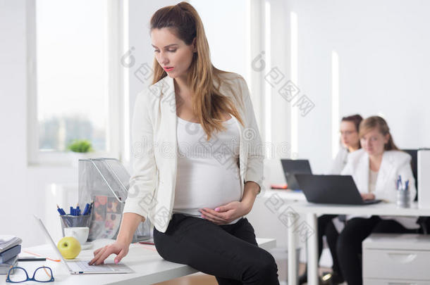 怀孕期间的商业经理