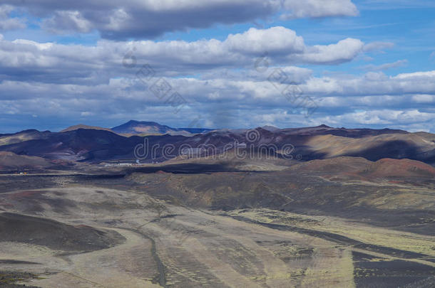 五颜六色的山丘。 冰岛mvatmn湖附近地热田景观。