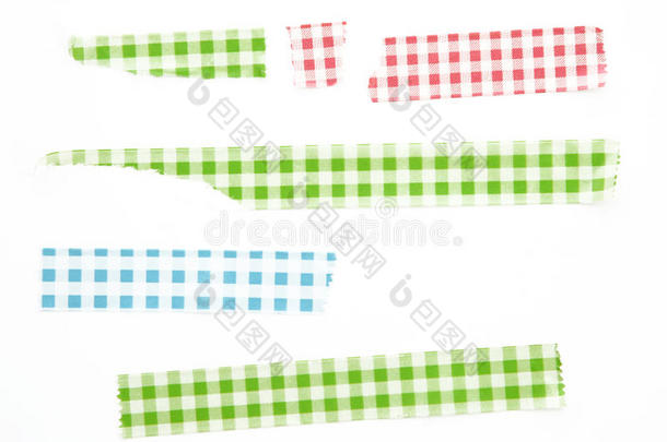 收集不同条纹的掩蔽磁带在白色背景上的剪贴簿。