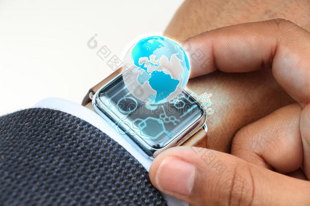 在智能手表上用地球全息图关闭手