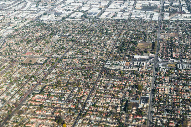 美国海岸线和城市建筑的鸟瞰图