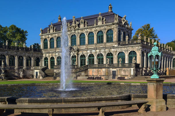 德国萨克森州德累斯顿的zwinger宫