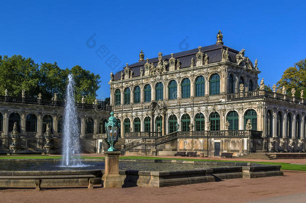 德国萨克森州德累斯顿的zwinger宫