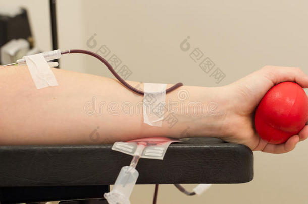 在扶手椅上的<strong>捐献</strong>者血液，特写