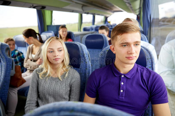 <strong>旅行巴士</strong>上的夫妇或乘客