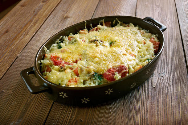 米饭，蔬菜的砂锅
