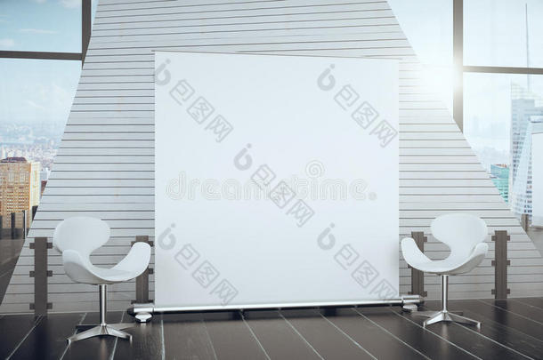 空白白色海报在现代大厅之间的椅子和大窗户