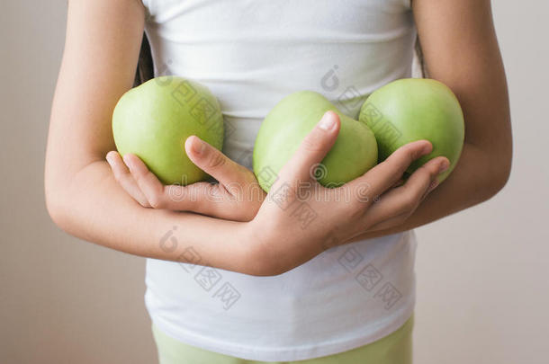苹果<strong>儿童</strong>饥饿营养<strong>食品</strong>水果运动健康