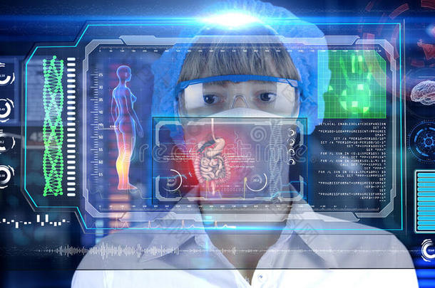 具有未来主义HUD屏幕平板的医生。 肠道，消化系统。 未来的医学概念