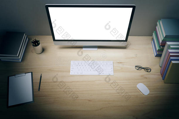 空白电脑屏幕与<strong>键盘</strong>，书籍和其他办公室<strong>文件</strong>在木制桌子上，模拟