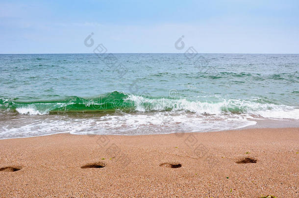 夏天海边的脚步声